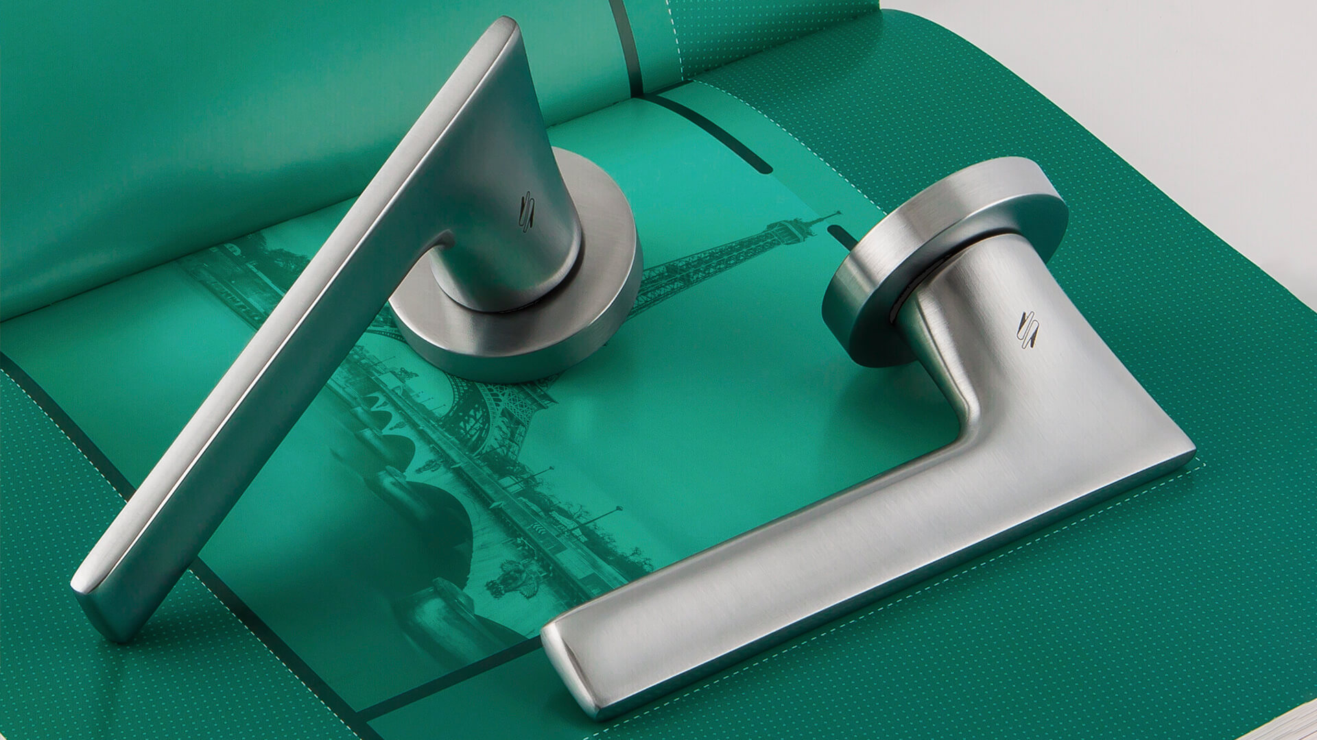 Ручки и аксессуары для ванной комнаты сделано в Италии